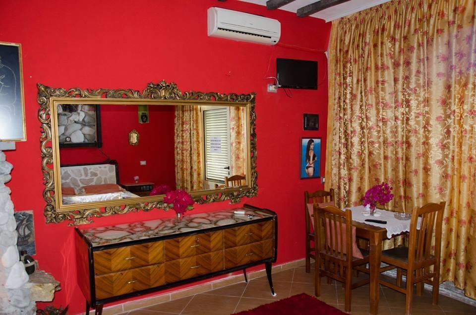 Hotel Vila "Oda E Miqve" Vlore Luaran gambar